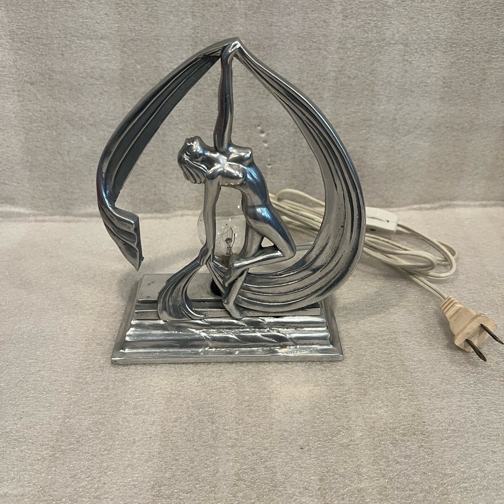 VINTAGE ART DECO DANCING LADY STATUE SCULPTURE NUDE Table LAMP